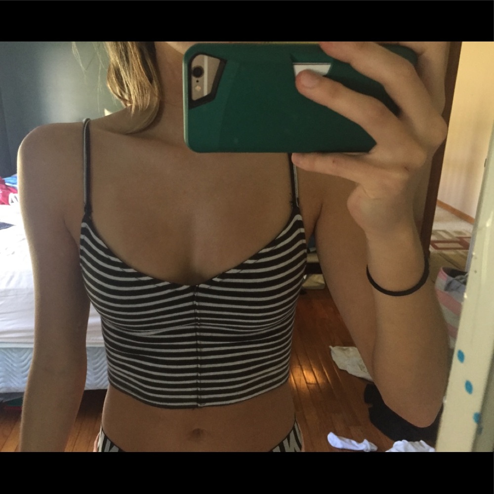 black and white stripped crop top!!